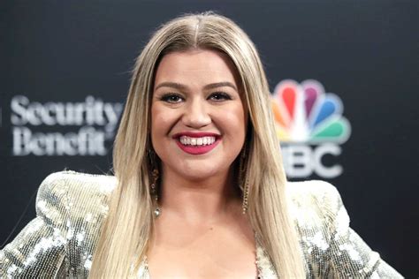 kelly clarkson 2023 pictures today